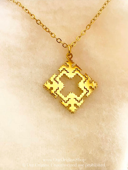 IU MIEN Necklace - Unity
